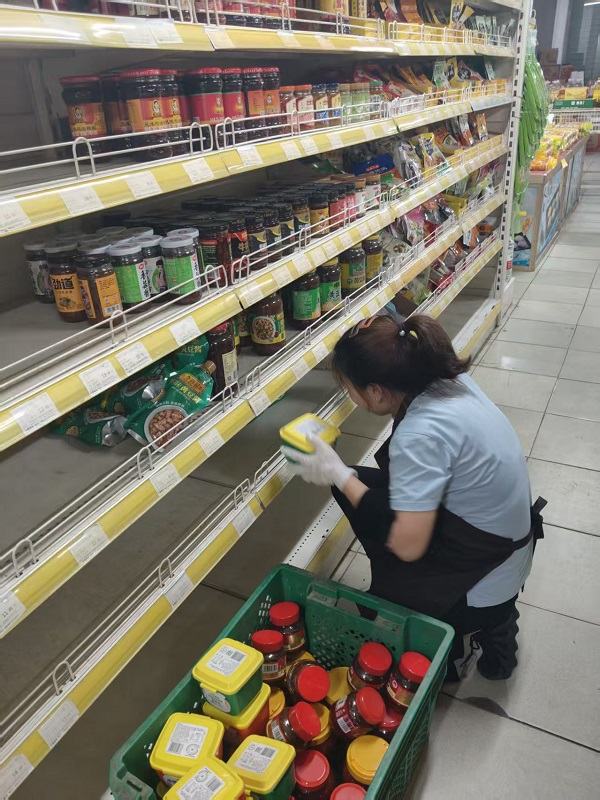天惠超市青山店貨架布局調(diào)整與大掃除：優(yōu)化空間，提升購(gòu)物體驗(yàn)